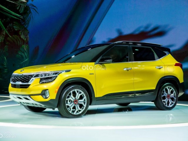 Bán xe Kia Seltos 1.6 Premium sản xuất 2021, màu vàng, giá 709tr0