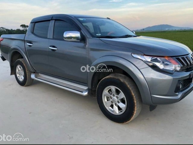 Cần bán Mitsubishi Triton 4x2 AT năm sản xuất 2018, màu xám, nhập khẩu0