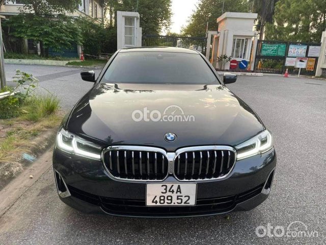 Bán BMW 520i đời 2021, màu đen, nhập khẩu