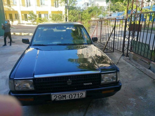 Bán Toyota Crown đời 1988, màu đen, nhập khẩu