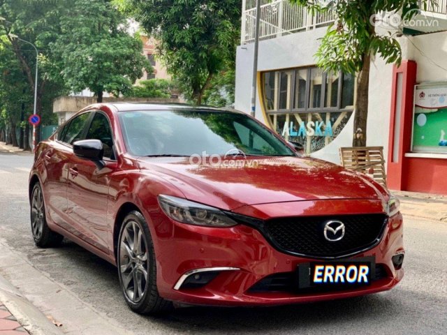 Xe Mazda 6 2.0 sản xuất năm 2017, màu đỏ xe gia đình, giá 699tr0