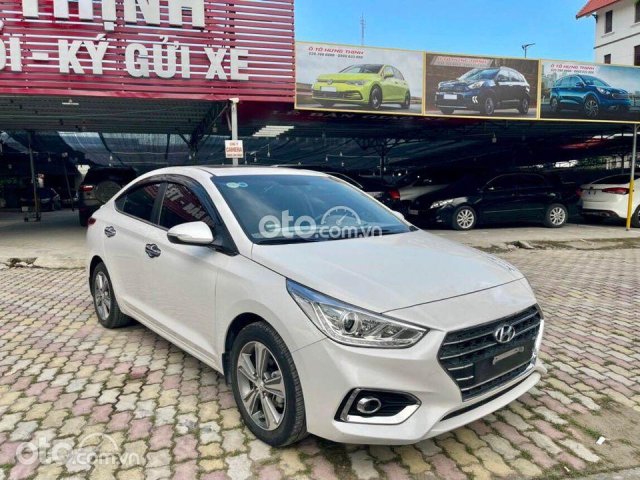 Xe Hyundai Accent sản xuất 2018, màu trắng số tự động0