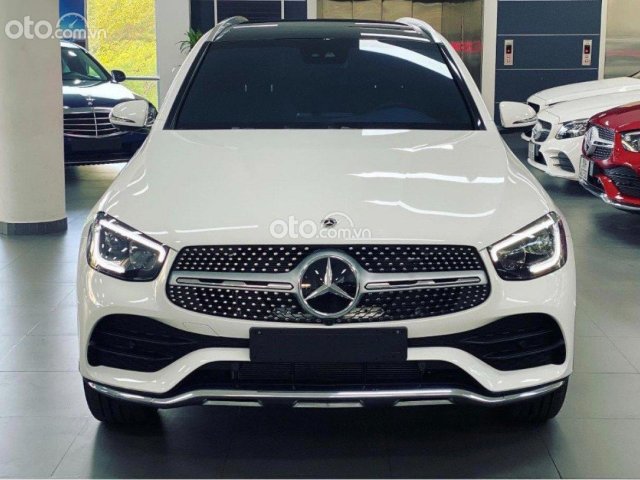 Bán xe Mercedes GLC 300 năm sản xuất 2021, màu trắng0