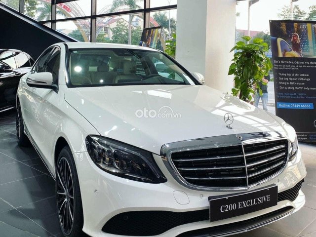 Cần bán Mercedes C200 Exclusive đời 2021, màu trắng, giá thấp0