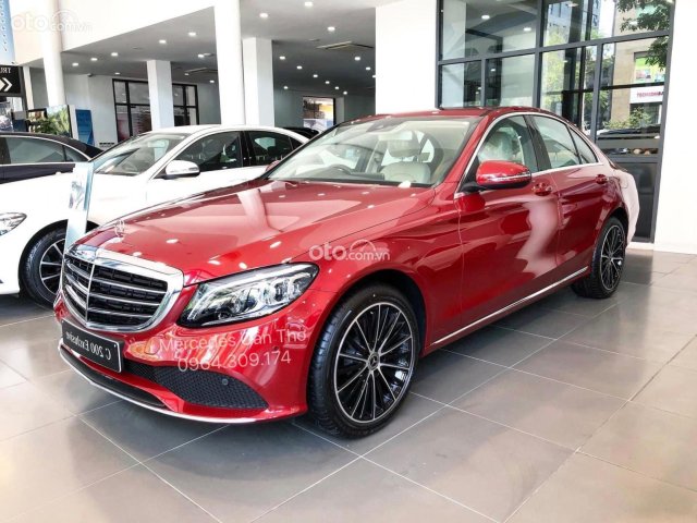 Bán xe Mercedes C200 Exclusive 2021, màu đỏ0