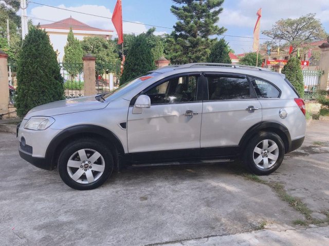 Cần bán xe Chevrolet Captiva năm sản xuất 2009, màu bạc chính chủ0