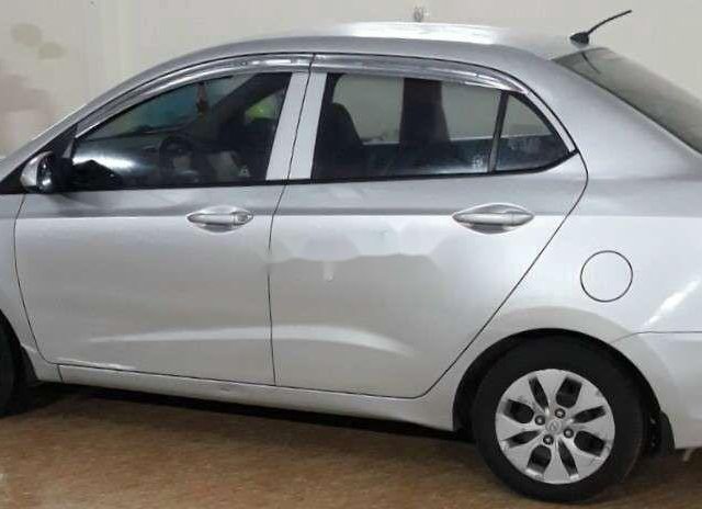 Cần bán gấp Hyundai Grand i10 năm sản xuất 2015, màu bạc, xe nhập 0