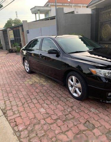 Bán Toyota Camry 2.4G đời 2011, màu đen ít sử dụng, giá 720tr