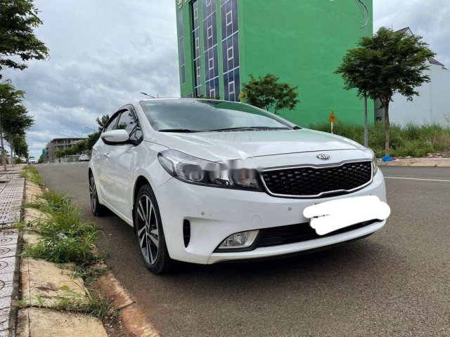 Bán xe Kia Cerato năm sản xuất 2018, màu trắng số tự động0