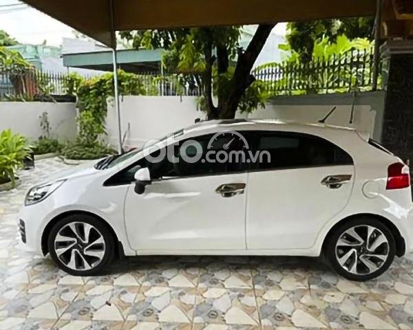 Bán xe Kia Rio 1.4 AT năm sản xuất 2015, màu trắng, xe nhập còn mới, 415 triệu