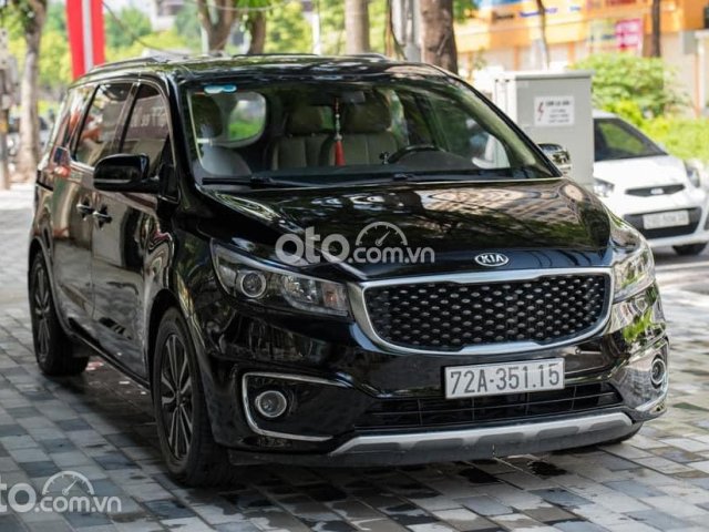 Bán Kia Sedona năm 2018, màu đen, giá 845tr0