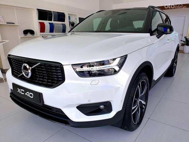 Bán Volvo XC40 năm 2021, màu trắng, nhập khẩu nguyên chiếc0