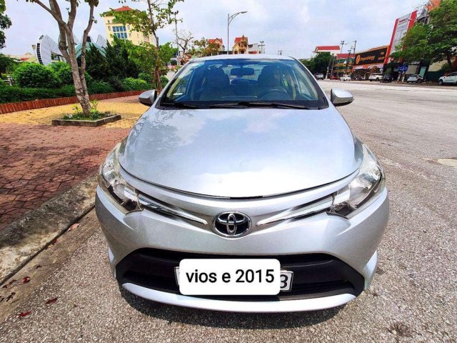 Cần bán gấp Toyota Vios đời 2015, màu bạc còn mới, giá chỉ 327 triệu0