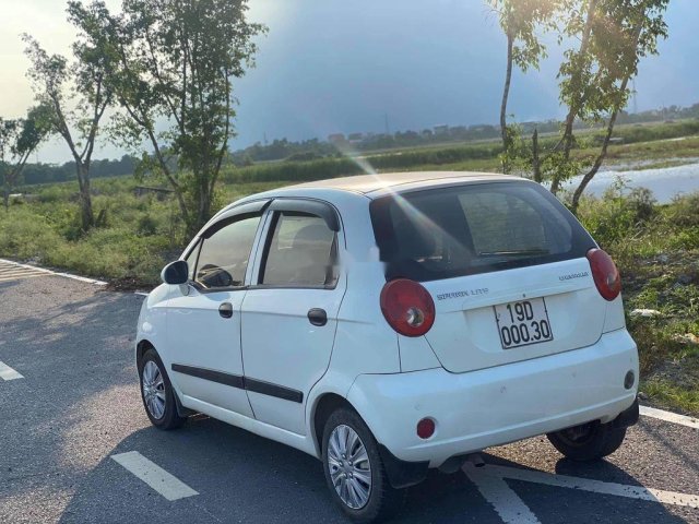 Bán Chevrolet Spark năm 2011, màu trắng, giá tốt