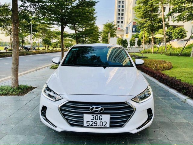 Cần bán Hyundai Elantra năm 2018, giá tốt0