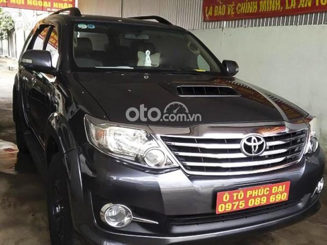 Bán ô tô Toyota Fortuner sản xuất 2016, màu xám chính chủ giá cạnh tranh0