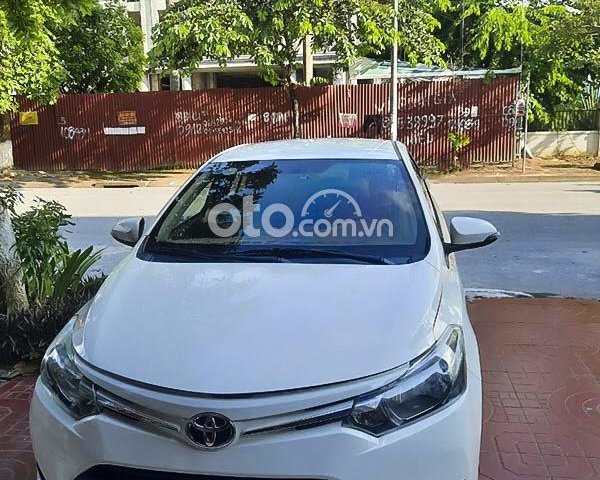 Cần bán gấp Toyota Vios đời 2016, màu trắng, xe nhập còn mới0