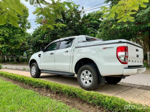 Cần bán Ford Ranger XLS 2.2L 4x2 AT đời 2017, màu trắng, nhập khẩu số tự động