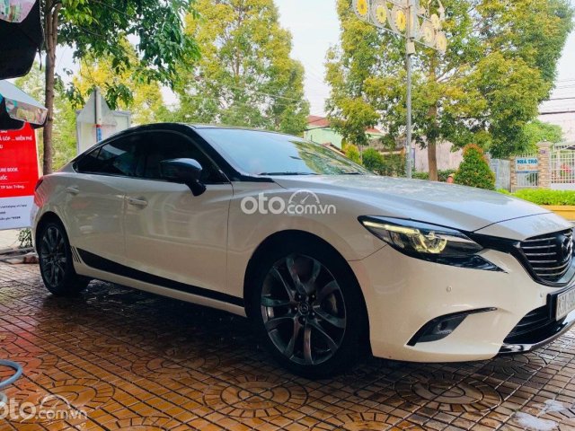 Cần bán lại xe Mazda 6 2.5 Premium đời 2018, màu trắng, nhập khẩu nguyên chiếc