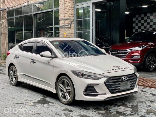 Xe Hyundai Elantra 1.6 Tubor năm sản xuất 2018, màu trắng, giá chỉ 589 triệu0