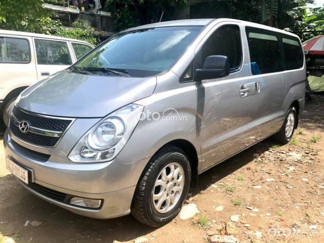 Cần bán lại xe Hyundai Grand Starex 2.5 MT đời 2015, màu bạc, nhập khẩu