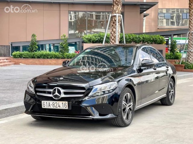 Xe Mercedes Benz C180 2020 màu đen