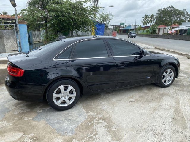 Cần bán Audi A4 năm 2010, màu đen0