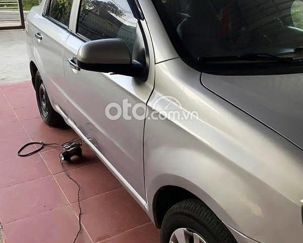 Cần bán xe Daewoo Gentra SX 1.5 MT đời 2010, màu bạc số sàn, giá 125tr0