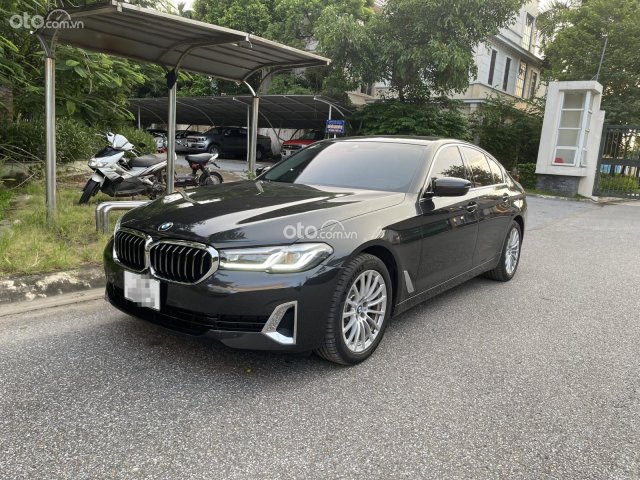 Bán xe BMW 520i năm sản xuất 2021, màu xám0