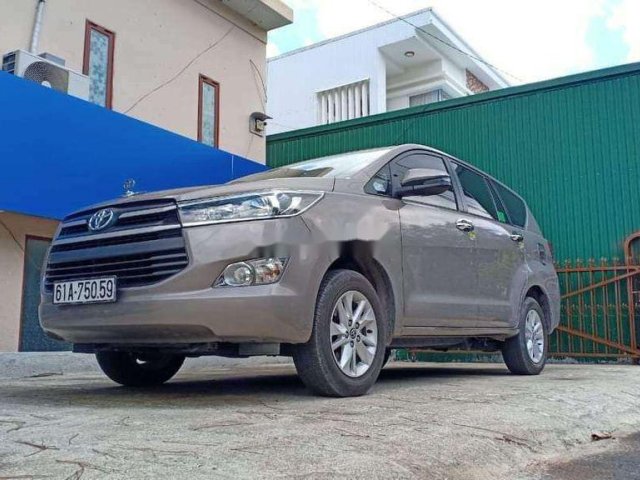 Cần bán lại xe Toyota Innova năm sản xuất 2020, màu xám, nhập khẩu nguyên chiếc giá cạnh tranh0