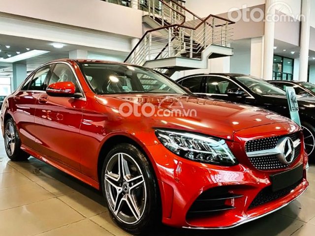 Bán Mercedes C180 năm sản xuất 2021, màu đỏ0