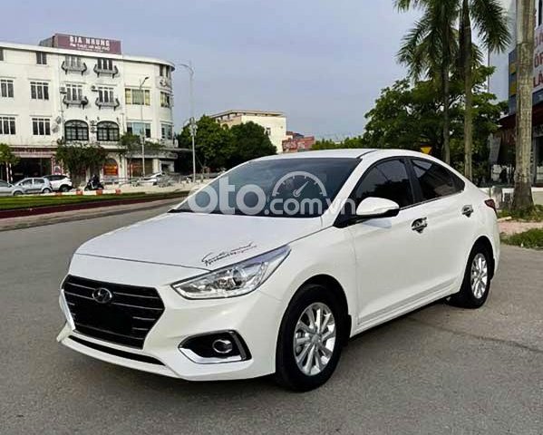 Cần bán Hyundai Accent 1.4 AT sản xuất năm 2019, màu trắng0