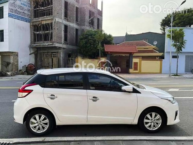 Bán xe Toyota Yaris 1.3G sản xuất 2015, màu trắng, nhập khẩu còn mới giá cạnh tranh