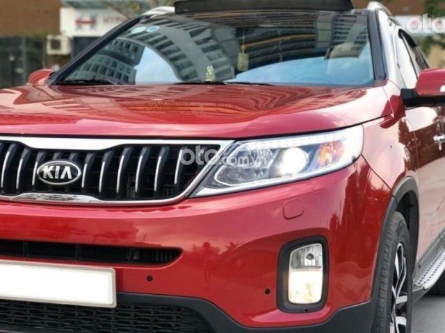 Cần bán lại xe Kia Sorento 2.2 DAT đời 2019, màu đỏ0