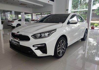 Xe Kia Cerato 2.0 AT Premium năm 2021, màu trắng0