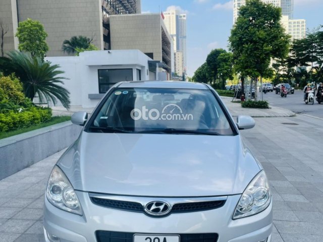 Bán Hyundai i30 CW 1.6 AT đời 2008, màu bạc, nhập khẩu, sẵn xe giao ngay0