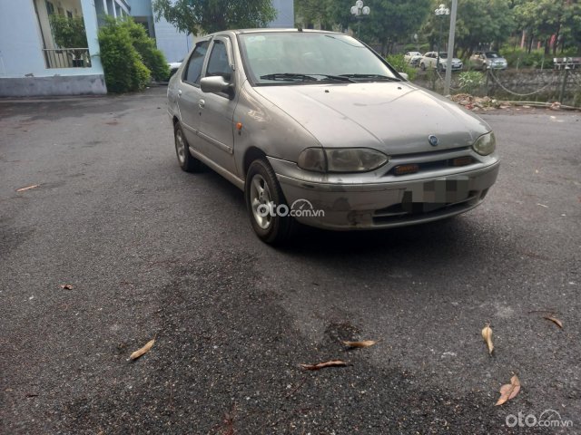 Cần bán gấp Fiat Siena, sx năm 2002, số sàn, chạy xăng0