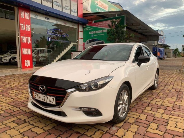 Cần bán lại xe Mazda 3 sản xuất năm 2018, màu trắng0