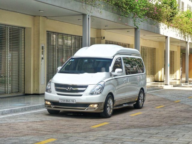 Bán Hyundai Grand Starex sản xuất 2015, màu bạc, nhập khẩu nguyên chiếc số tự động0