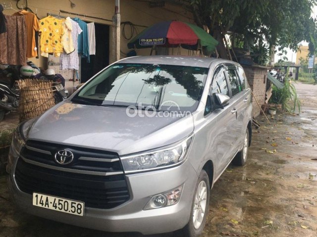 Bán Toyota Innova 2.0E sản xuất năm 2019, màu bạc