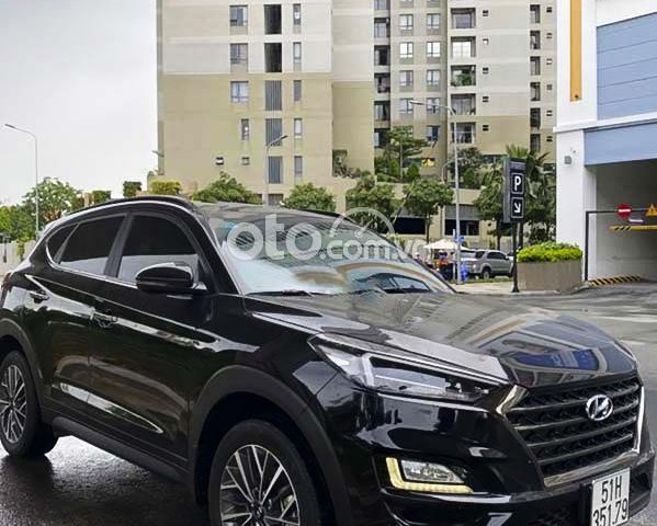 Cần bán gấp Hyundai Tucson 2.0 ATH đời 2020, màu đen giá cạnh tranh0