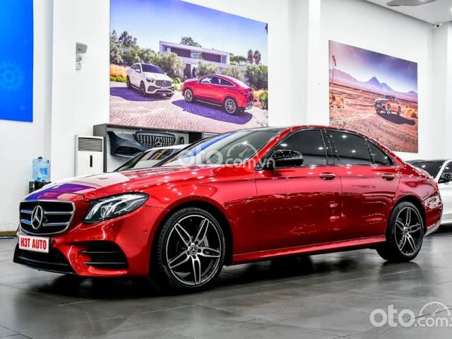 Bán Mercedes E300 sản xuất năm 2020, màu đỏ