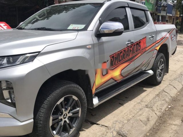 Cần bán xe Mitsubishi Triton đời 2019, màu bạc, nhập khẩu Thái Lan0