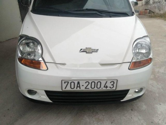 Bán Chevrolet Spark năm sản xuất 2010, màu trắng, nhập khẩu nguyên chiếc, giá chỉ 95 triệu0