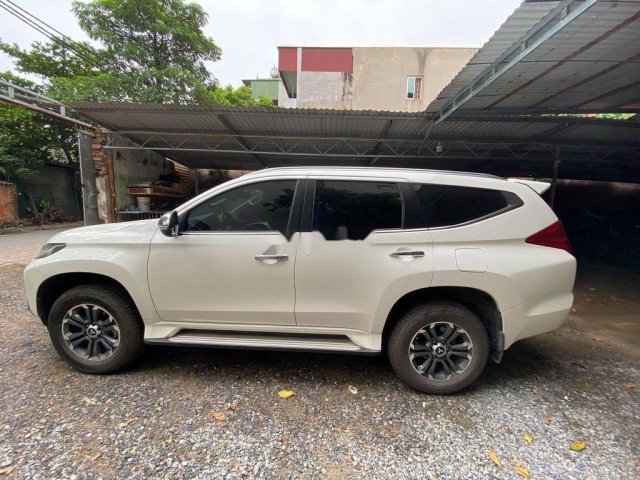 Cần bán Mitsubishi Pajero Sport đời 2018, màu trắng, xe nhập chính chủ0