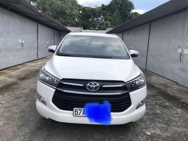 Bán xe Toyota Innova sản xuất 2019, màu trắng xe gia đình0