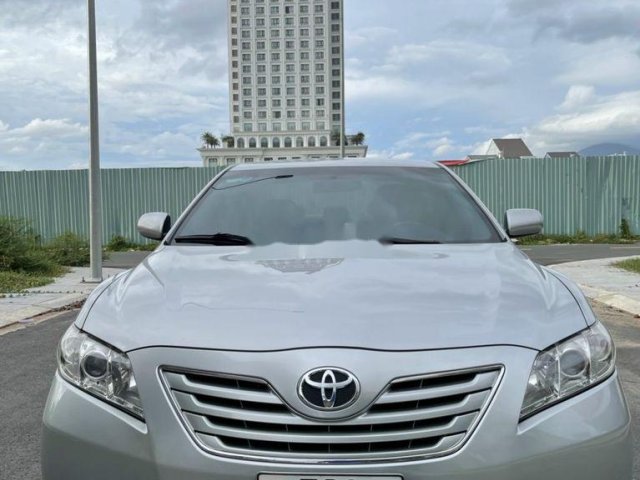 Cần bán xe Toyota Camry đời 2007, màu bạc, nhập khẩu nguyên chiếc0