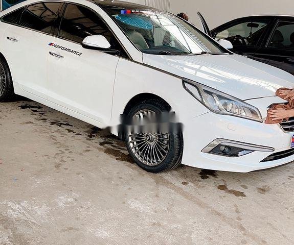 Cần bán Hyundai Sonata 2015, màu trắng, 635 triệu