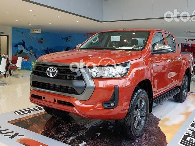 [Toyota Giải Phóng] Bán Toyota Hilux 2021, nhận xe chỉ 200tr - siêu giảm giá, xe giao ngay, lãi suất 0,4%0
