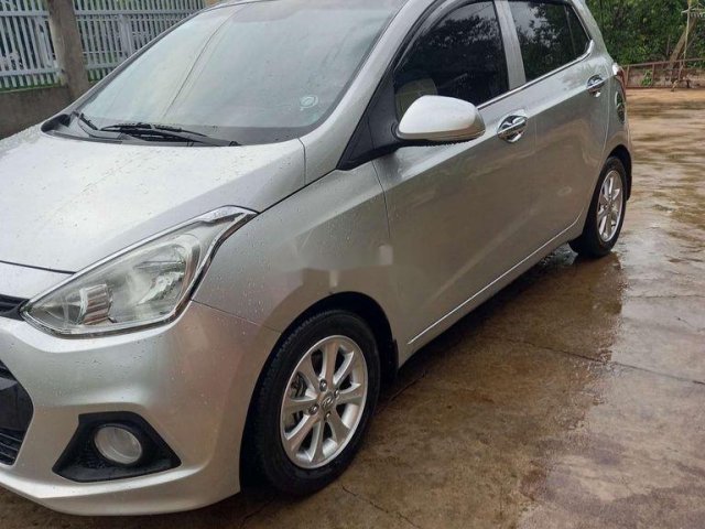 Cần bán lại xe Hyundai Grand i10 2016, màu bạc, nhập khẩu nguyên chiếc, giá 250tr0